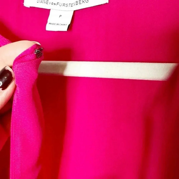 DIANE VON FURSTENBERG Raica‎ 100 % Silk keyhole Pink Sleeveless Top Size P - Picture 4 of 9